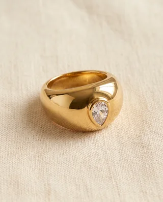 Pear stone dome ring